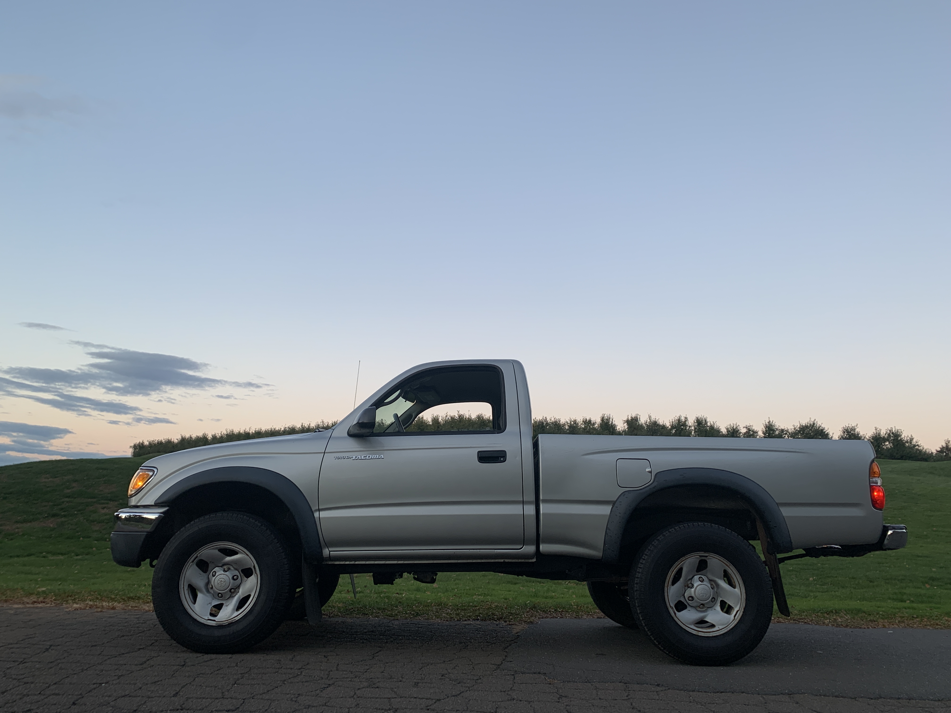 2004 Toyota Tacoma SR5 4x4 Pickup — photo 100